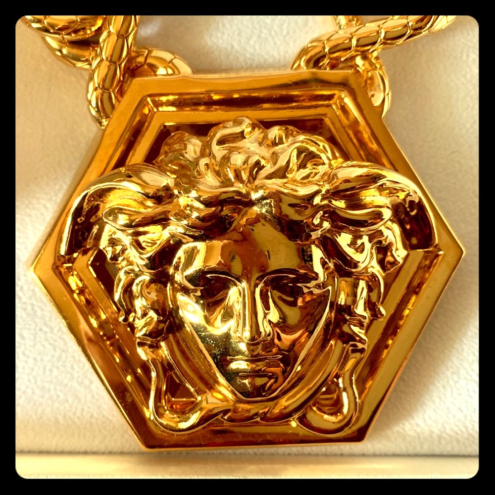 VERSACE x Haas Brothers Gold Medusa Chain ๐ - Picture 5 of 5